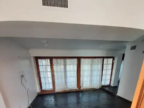 Excelente chalet de 5 ambientes Don Bosco