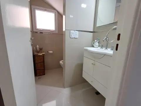 Casa 5 ambientes con 1 baño