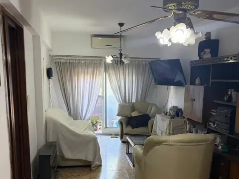 Tinogasta 5300, Piso 1°