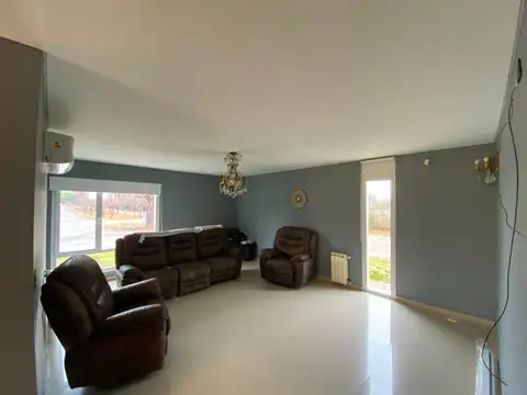 Casa en Venta en Plottier, USD 545.000