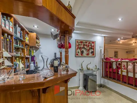 Casa 6 ambientes con 4 baños