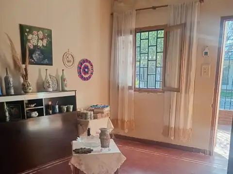 VENDE CASA EN BARRIO CABO FARINA TRES DOMITORIOS