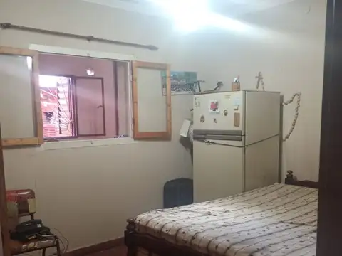 VENDE CASA EN BARRIO CABO FARINA TRES DOMITORIOS