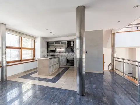 Casa 4 ambientes con 3 baños