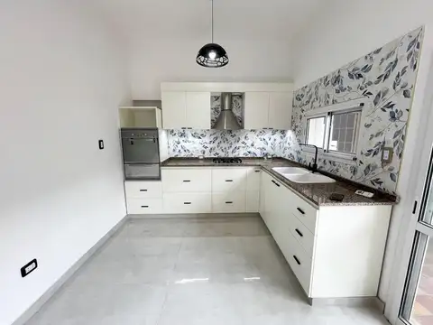 Local en Alquiler en Cinco Esquinas, $ 1.250.000