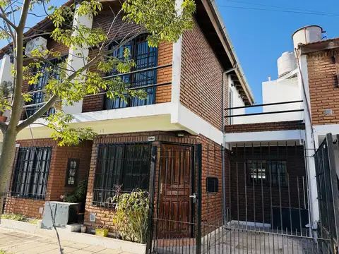 Duplex en venta en San Miguel, con posibilidad de una tercera habitacion.