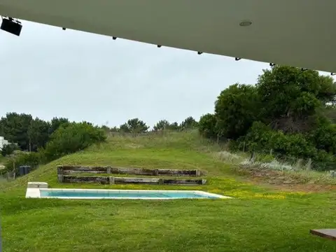 Alquiler Temporal Casa 6 amb. barrio Senderos IV Costa Esmeralda Pinamar