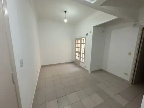 Depto Tipo Casa en Alquiler de 1 dormitorio
