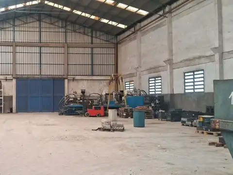 Galpon en Venta 117  mts Fondo
