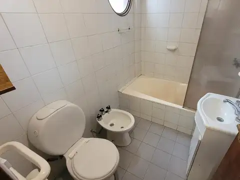 Departamento dos ambientes - Morón