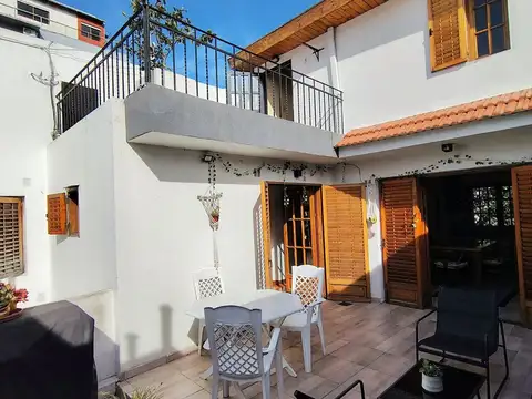 Casa Venta en Flores 3 plantas Ideal 2 familias