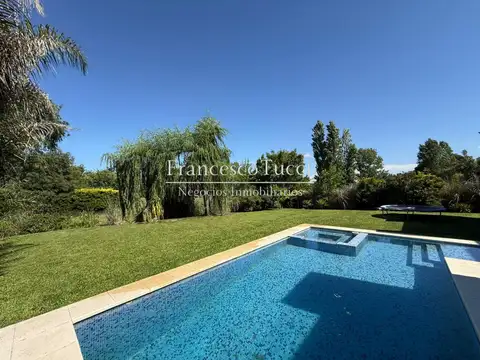 Casa 5 ambientes con 2 baños