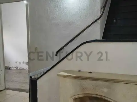 CASA EN VENTA QUILMES 2 DORMITORIOS PILETA COCHERA