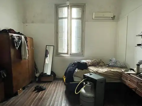 Casa 7 ambientes con 1 baño