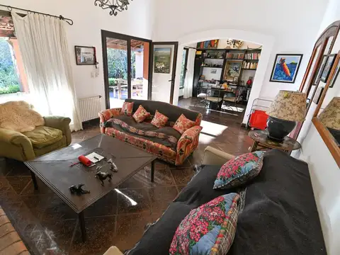 CASA EN VENTA EN BARRIO CERRADO LA CHELTONIA