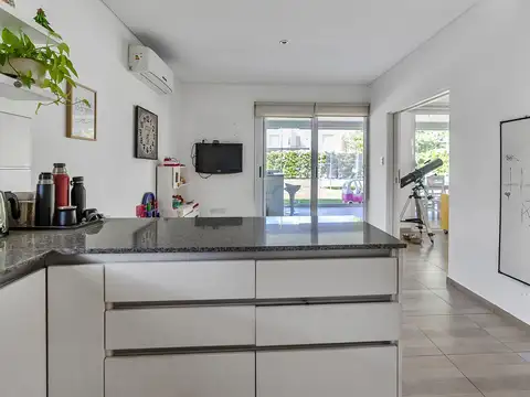 Casa en Alquiler con 1 cochera