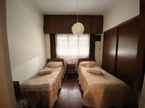 CASA EN VENTA DE 3 DORMITORIOS EN LA PLATA