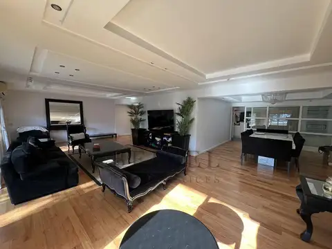 Departamento 4 ambientes con 5 baños