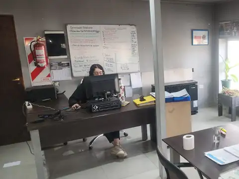 Se vende Galpón con casa Pleno Parque Industrial de Río Grande