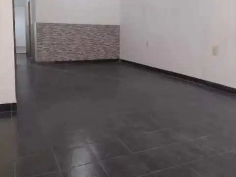 Depto Tipo Casa en Venta en Santos Lugares, USD 98.000