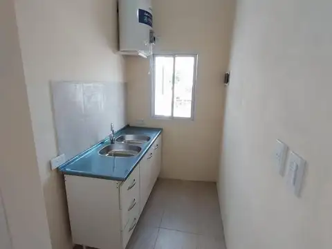 Depto Tipo Casa en Alquiler en Lomas De Zamora, $ 250.000