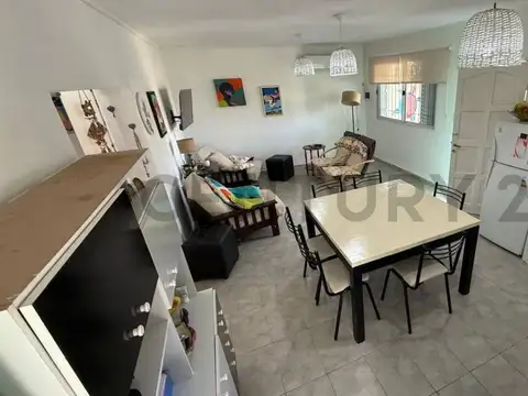 Casa 3 ambientes con 2 baños