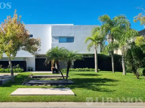 Casa en Alquiler de 3 dormitorios