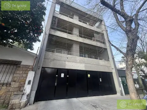 Venta - Departamento 2 ambientes en Victoria con balcón y cochera