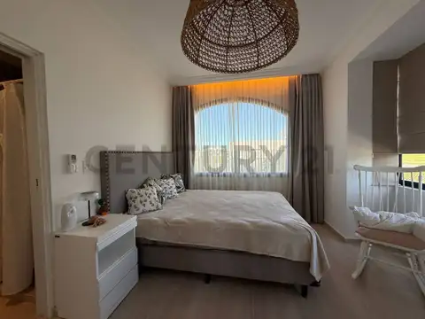 Casa en Venta con 6 cocheras