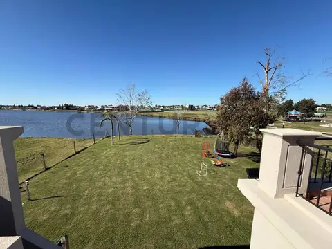 Casa en Venta en Countries y Barrios Cerrados en Guillermo Hudson, USD 1.100.000