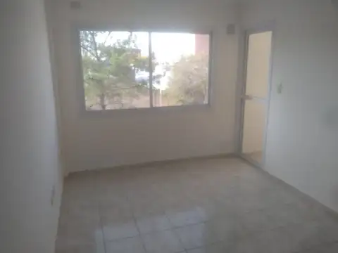 Departamento 5 ambientes con 1 baño