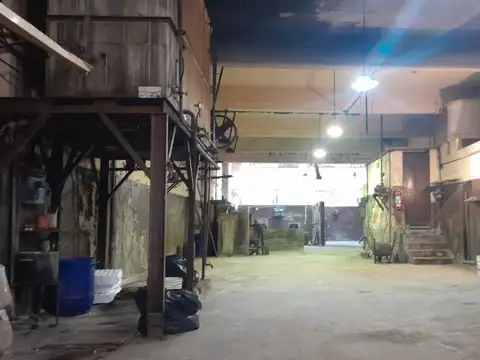 Galpon en Venta 17  mts Frente