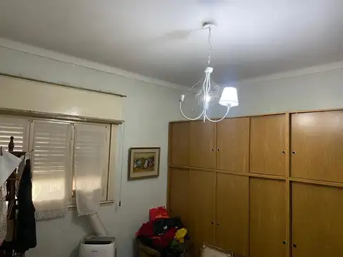 Casa en lote propio  | 6 Ambientes | Ideal para actualizar/refaccionar.