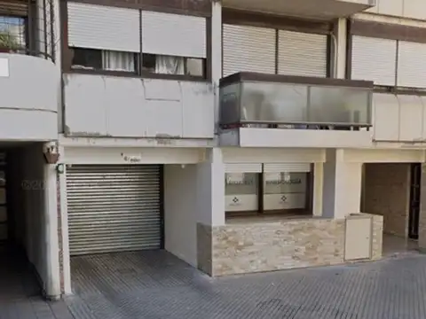Cochera en zona Centro -Impuestos y expensas incluidos.-
