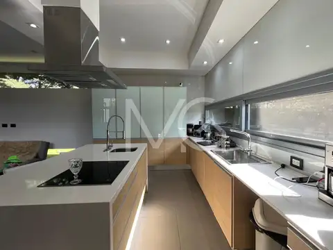 Casa en Venta en Lagos de Canning