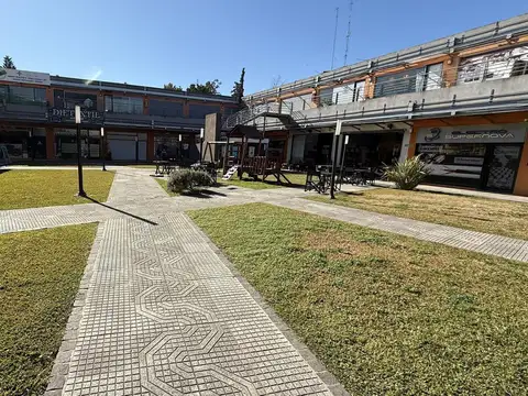 Local - Francisco Alvarez Solares Open Shop - Bajada Gorriti