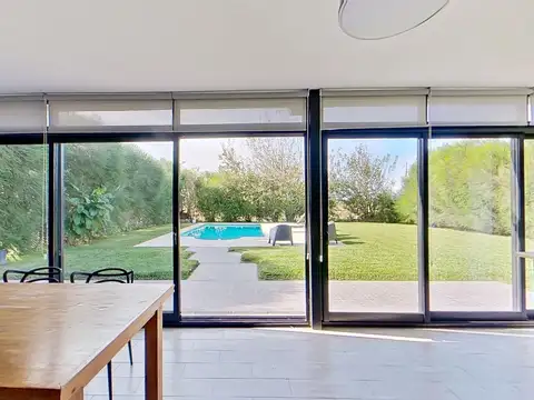 Casa en Venta en Tristán Suárez, USD 230.000