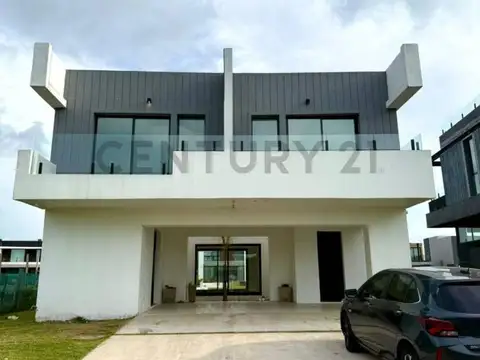 Casa en Alquiler de 3 dormitorios