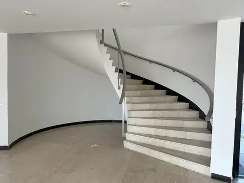 Oficinas 1.800m², calle Otto Krausse, Triangulo, Malvinas Argentinas.
