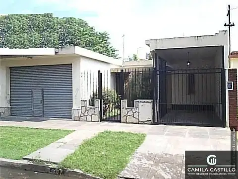 Casa en ALQUILER de 3 dormitorios c/ cochera en Ituzaingó Sur