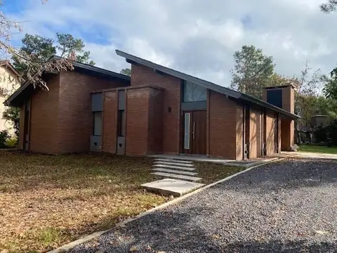 OPORTUNIDAD!!  Venta de casa en CC Los Quinchos   Apto Credito Reservada