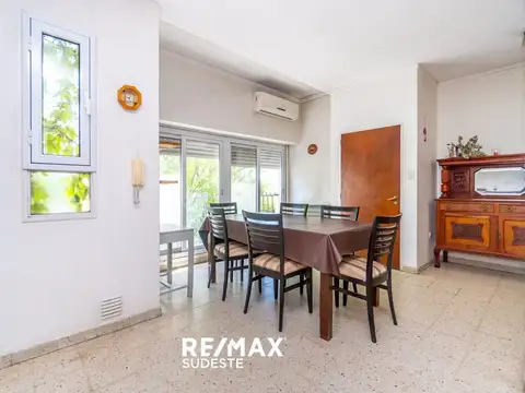 Depto Tipo Casa 4 ambientes con 2 baños