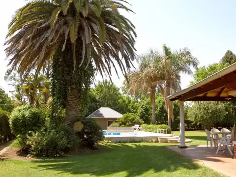 Casa en Venta con 2 cocheras