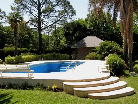 Casa en Venta con 2 cocheras