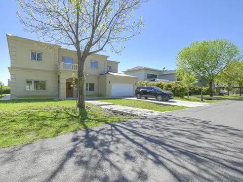 ALQUILER CASA 7 AMBIENTES NUEVA EN BARRIO LOS JAZMINES