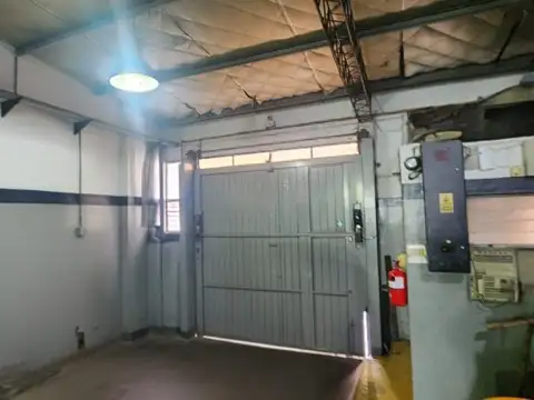 Galpon en Venta 39  mts Fondo