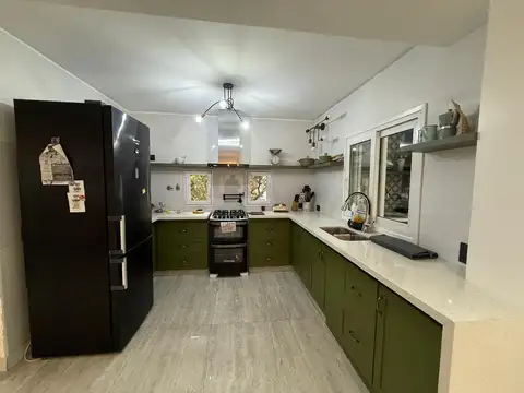 Casa 5 ambientes con 3 baños