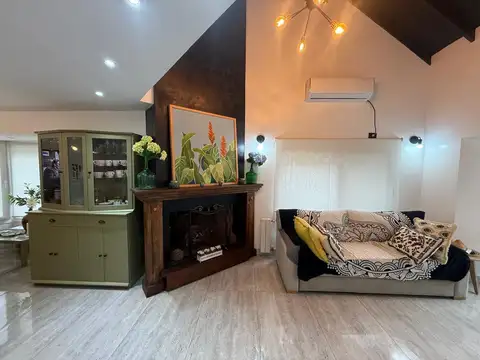 Casa en Venta con 4 cocheras