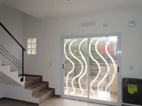 Depto Tipo Casa en Alquiler en Parque Chacabuco, $ 800.000