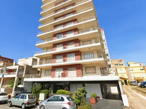 Departamento de 4 ambientes con imponente vista al mar!